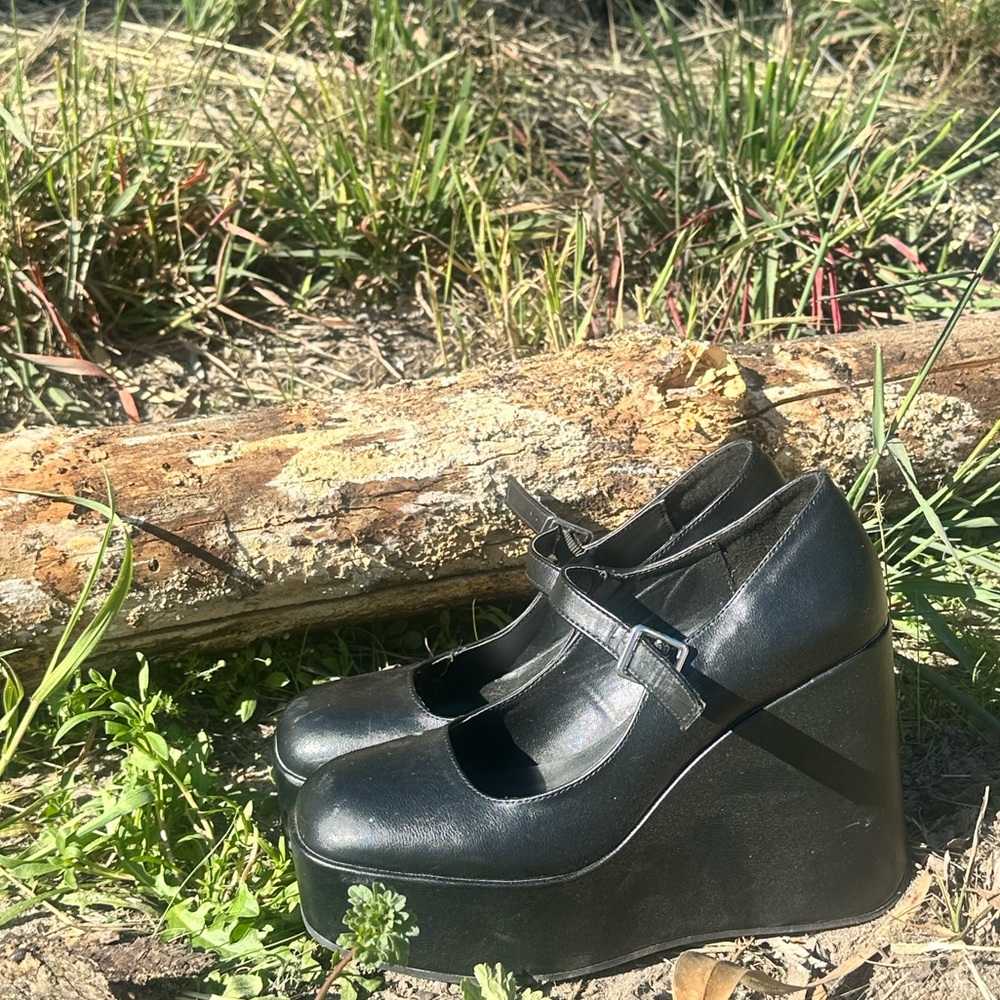 Platform high heels - Picture 2 of 5